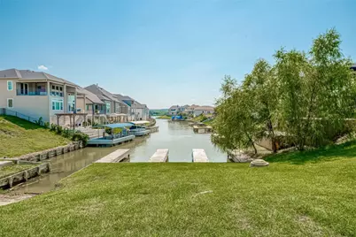 10780 S Lake Mist Lane S, Willis, TX 77318 - Photo 9