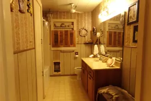 403 N West St, Weimar, TX 78962 - Photo 11