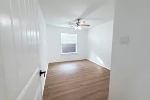 3819 Bear Creek Meadows Ln, Houston, TX 77043 - Photo 17