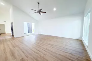 3819 Bear Creek Meadows Ln, Houston, TX 77043 - Photo 5