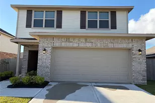 10 Greenbriar Loop, Angleton, TX 77515 - Photo 1