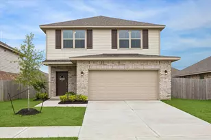 10 Greenbriar Loop, Angleton, TX 77515 - Photo 1