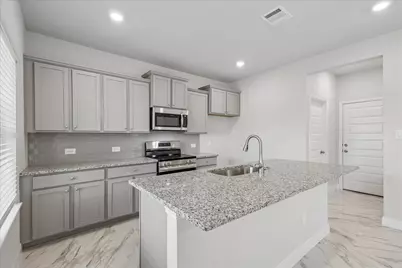 10 Greenbriar Loop, Angleton, TX 77515 - Photo 3