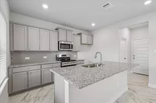 10 Greenbriar Loop, Angleton, TX 77515 - Photo 3