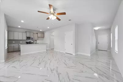 10 Greenbriar Loop, Angleton, TX 77515 - Photo 5