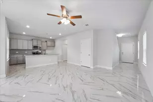 10 Greenbriar Loop, Angleton, TX 77515 - Photo 5