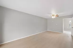 9347 Clearway Dr, Houston, TX 77033 - Photo 17