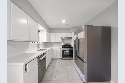 9347 Clearway Drive, Houston, TX 77033 - Photo 7