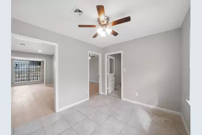 9347 Clearway Drive, Houston, TX 77033 - Photo 9