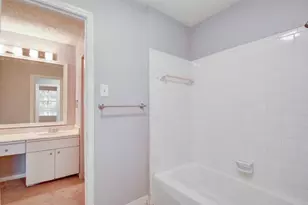 10254 Hammerly Blvd, Houston, TX 77043 - Photo 27