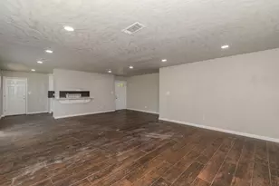 121 Glynn Dr, Bridge City, TX 77611 - Photo 3