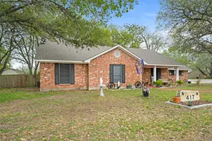 417 S Faires, Flatonia, TX 78941 - Photo 5