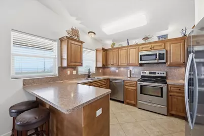 1008 Rollover Circle, Gilchrist, TX 77617 - Photo 7