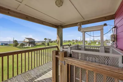1008 Rollover Circle, Gilchrist, TX 77617 - Photo 13