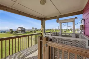 1008 Rollover Cir, Gilchrist, TX 77617 - Photo 13