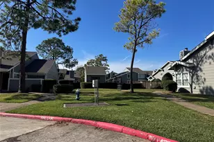 12111 Lemon Ridge Ln, Houston, TX 77035 - Photo 13