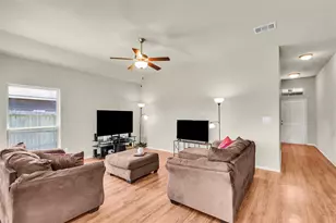 704 Mockingbird St, Navasota, TX 77868 - Photo 7
