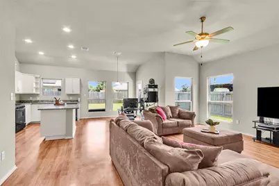 704 Mockingbird Street, Navasota, TX 77868 - Photo 5