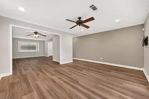 5921 Ariel St, Houston, TX 77074 - Photo 11