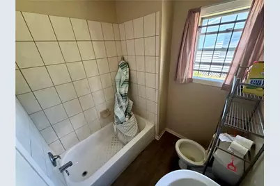 7801 Glass Street, Houston, TX 77016 - Photo 9
