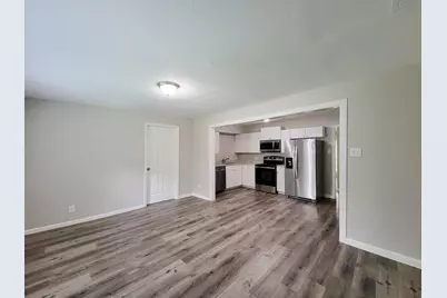 5606 Willow Glen Drive, Houston, TX 77033 - Photo 17