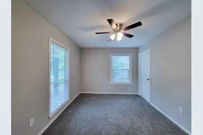 5606 Willow Glen Drive, Houston, TX 77033 - Photo 23