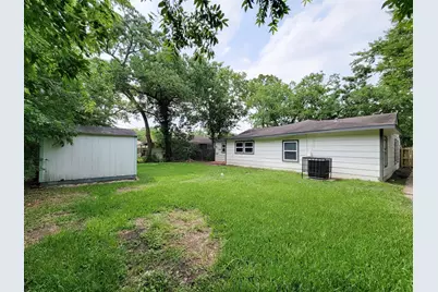5606 Willow Glen Drive, Houston, TX 77033 - Photo 29