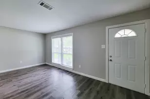 5606 Willow Glen Dr, Houston, TX 77033 - Photo 5