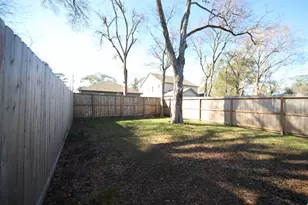 6709 Greenhurst St, Houston, TX 77091 - Photo 9