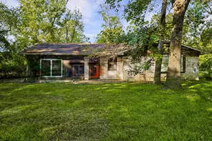 127 Forest Dr, Livingston, TX 77351 - Photo 1