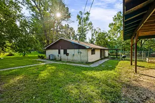 127 Forest Dr, Livingston, TX 77351 - Photo 3