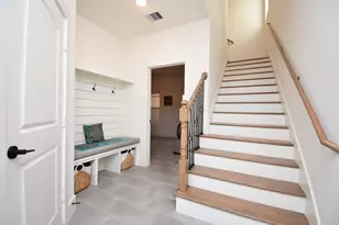 918 W 25th St, Houston, TX 77008 - Photo 5