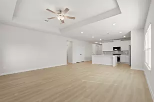 2401 Village Azalea Dr, La Marque, TX 77568 - Photo 9