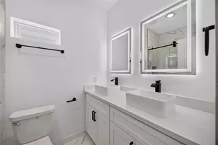 8210 Sterlingshire St, Houston, TX 77078 - Photo 15
