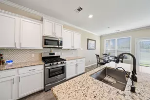 6548 Dreamcatcher Ln, Dickinson, TX 77539 - Photo 9