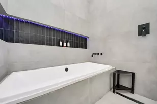 2211 Staples St, Houston, TX 77026 - Photo 13