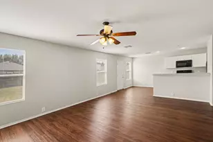 827 Grand Plains Dr, Houston, TX 77090 - Photo 9