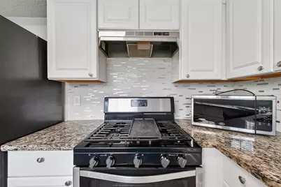 10738 Highland Woods Drive, Sugar Land, TX 77498 - Photo 19