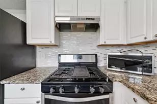 10738 Highland Woods Dr, Sugar Land, TX 77498 - Photo 19