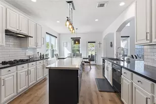 430 Overlook Dr, Friendswood, TX 77546 - Photo 11