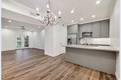 11711 Memorial Drive #649, Houston, TX 77024 - Photo 7