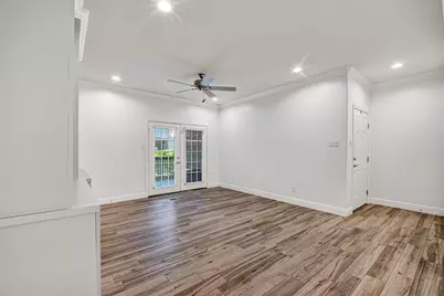 11711 Memorial Drive #649, Houston, TX 77024 - Photo 3