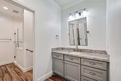 11711 Memorial Drive #649, Houston, TX 77024 - Photo 19