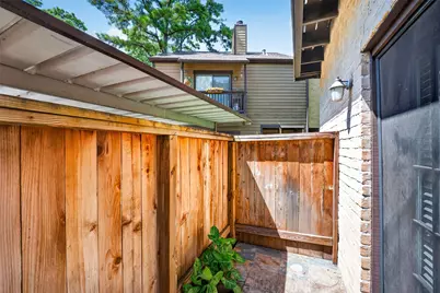 11711 Memorial Drive #649, Houston, TX 77024 - Photo 23