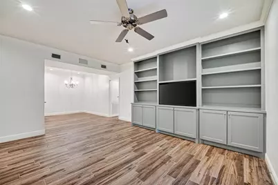11711 Memorial Drive #649, Houston, TX 77024 - Photo 7
