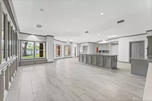 8122 Meadow Crest St, Houston, TX 77071 - Photo 11
