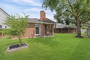 8122 Meadow Crest St, Houston, TX 77071 - Photo 27