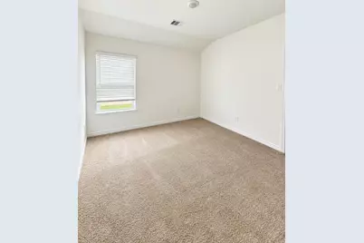 513 Oak Chase Avenue, Dayton, TX 77535 - Photo 9