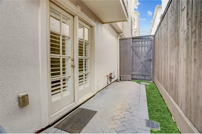 130 Oak Place Drive, Houston, TX 77006 - Photo 23