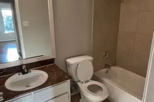 716 Memorial Mews St, Houston, TX 77079 - Photo 9